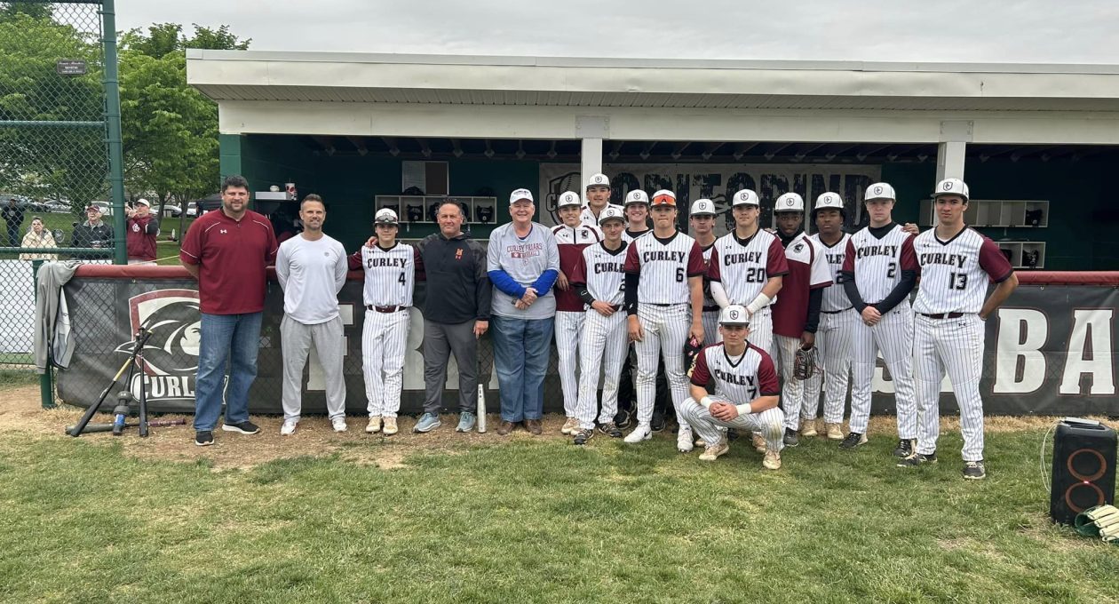 Baseball Alumni Take Some Swings